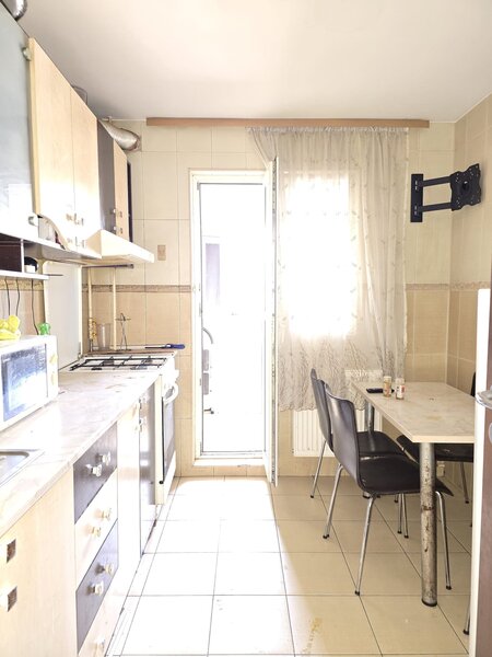 Dristor, Suraia, 2 gr. sanitare,